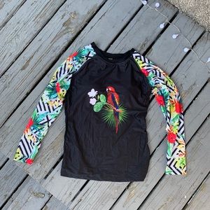 SALE: NEW RASH GUARD MEDIUM!!! 🌺AWESOME PRINT!!